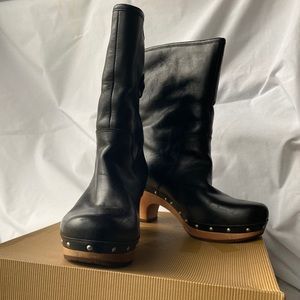 Black UGG Boots - Lynnea